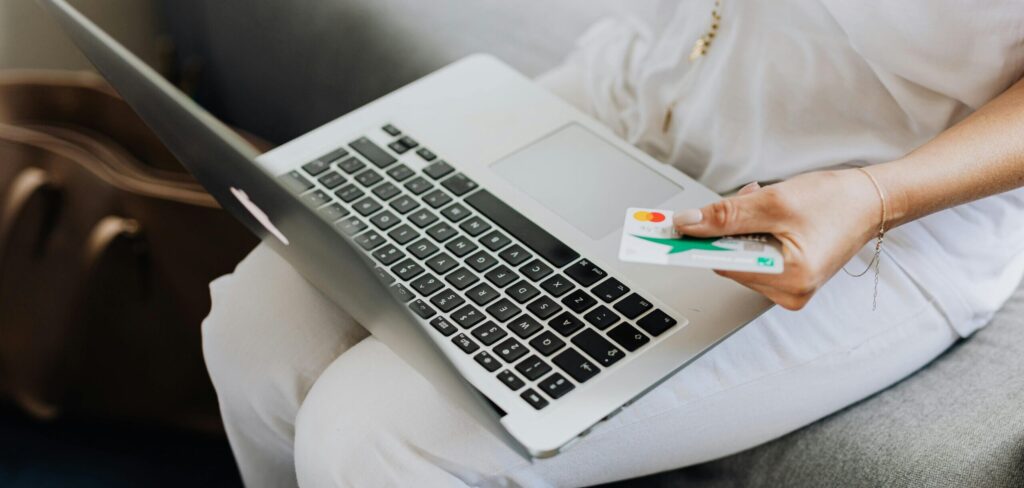 Online Banking vs. Traditional Banking