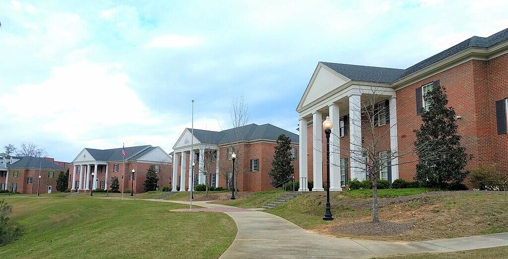 Top Tips for Managing Your Sorority or Fraternity's Finances