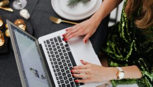 Why Your Small Business Clients’ Fraud Risk Spikes During the Holiday Season